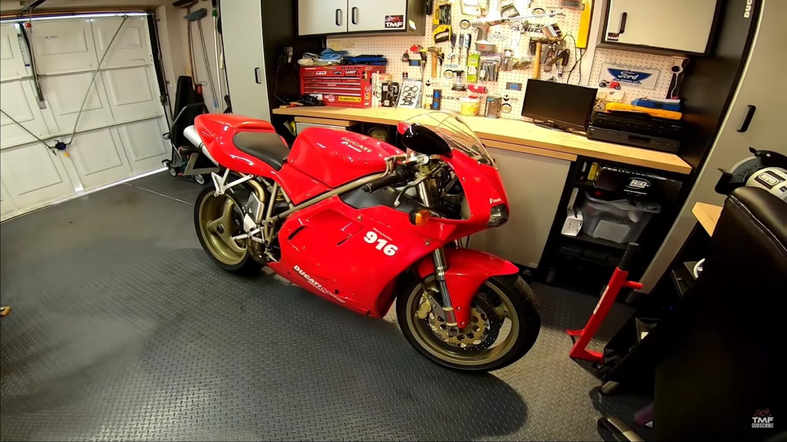 Ducati 916: Eine Legende auf zwei Rädern entdecken