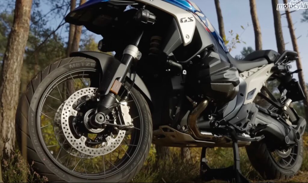 Motorrad BMW R 1300 GS, Ansicht von unten